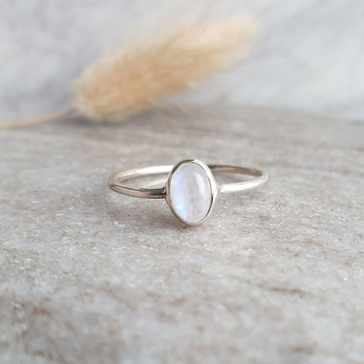 Darla | Ring 925 zilver met maansteen edelsteen