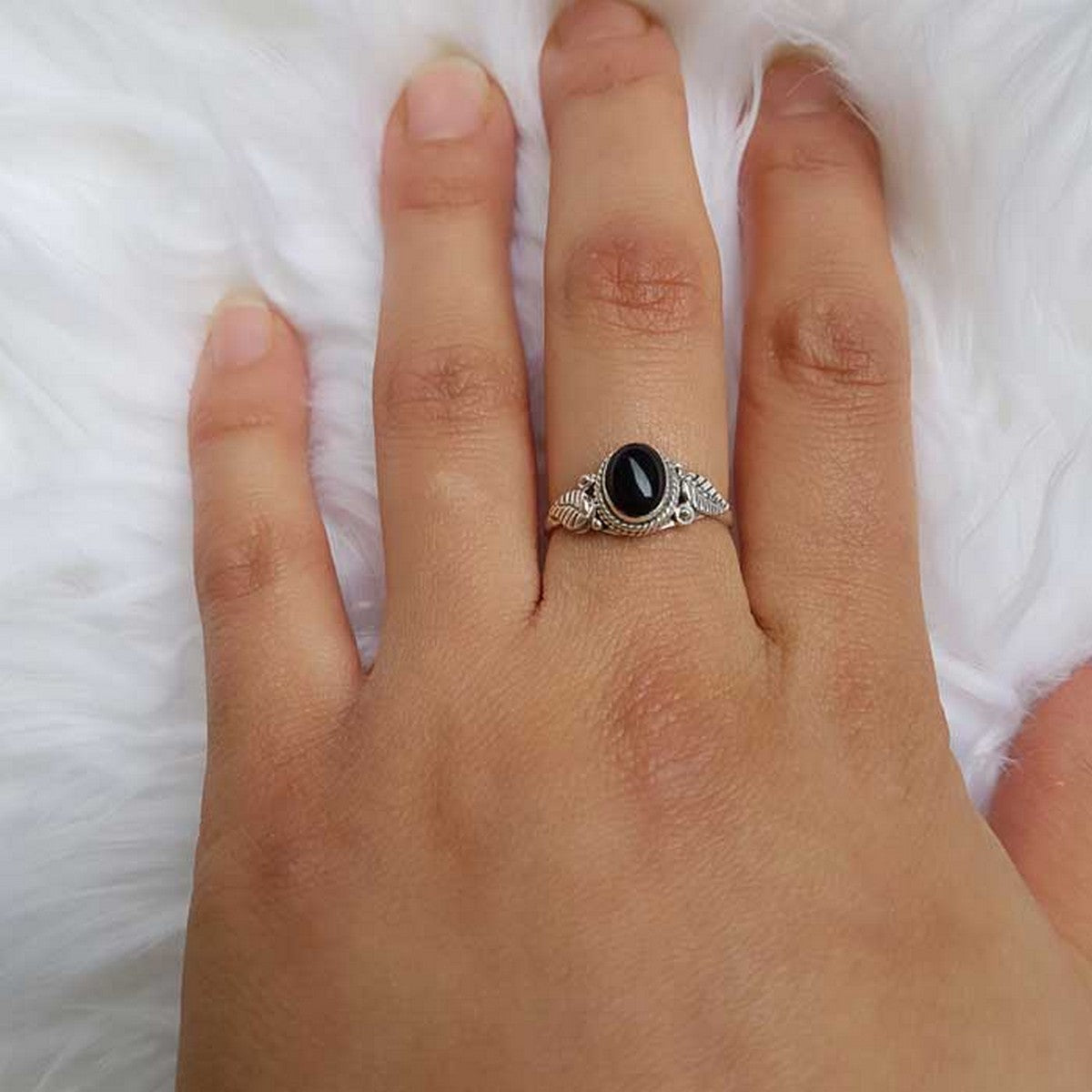 Laural | Ring 925 zilver met zwarte onyx
