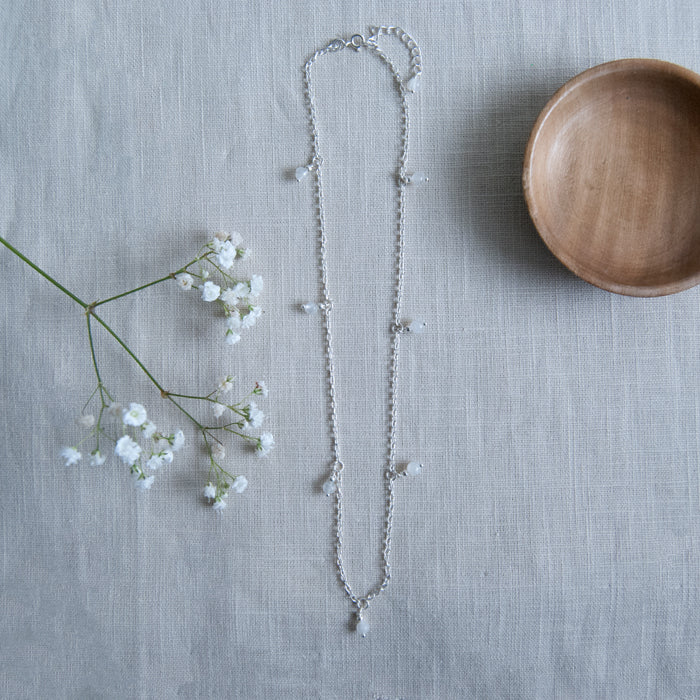 chela-ketting-925-zilver-met-maansteen-2