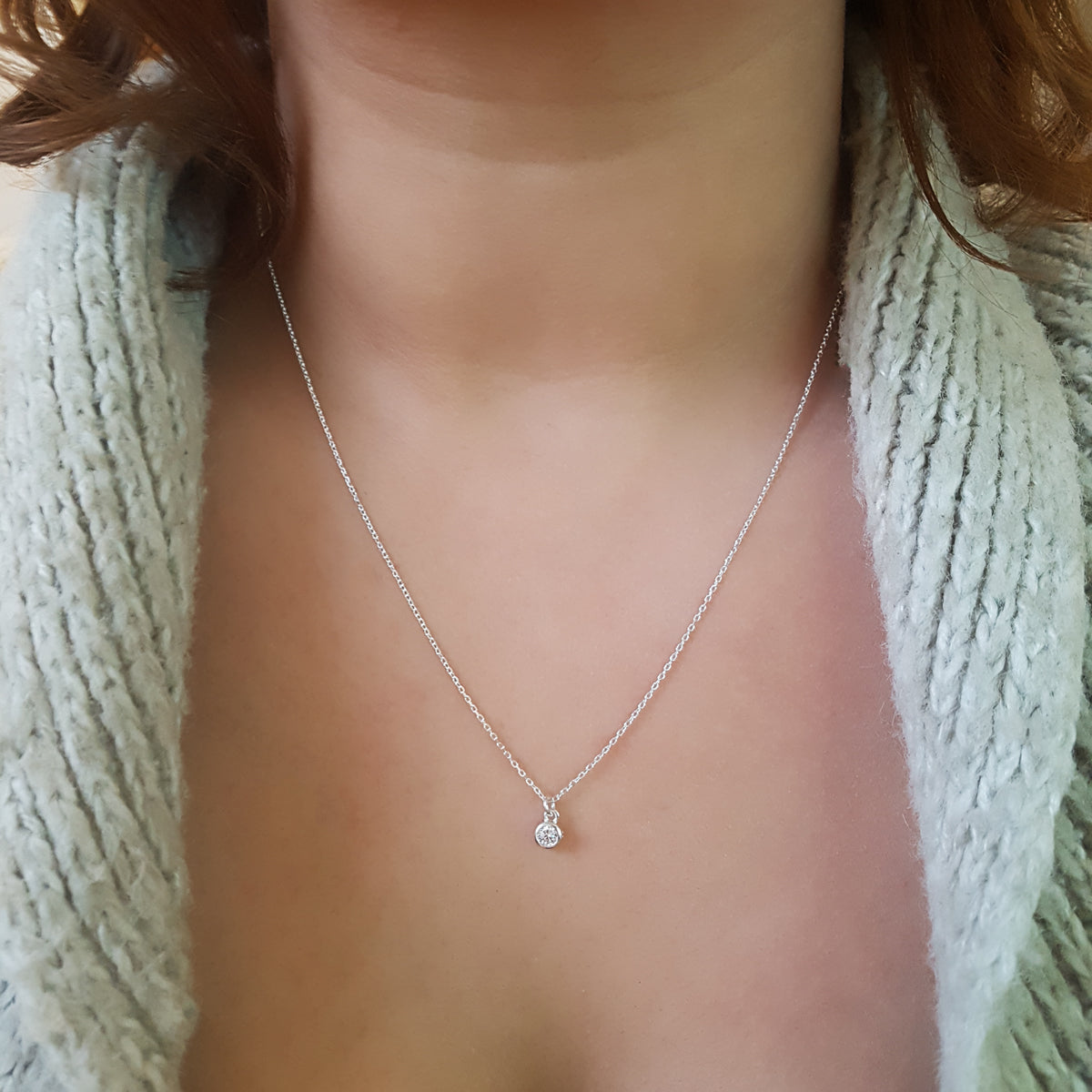 steentje-rond-ketting-925-zilver-met-zirkonia-3