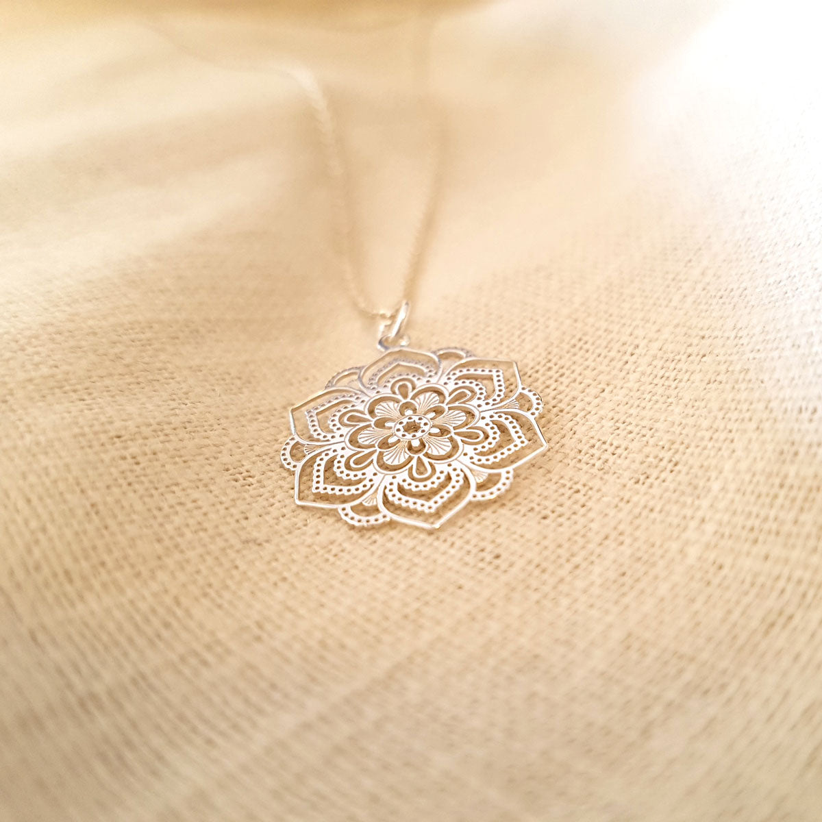 mandala-flower-ketting-925-zilver-3