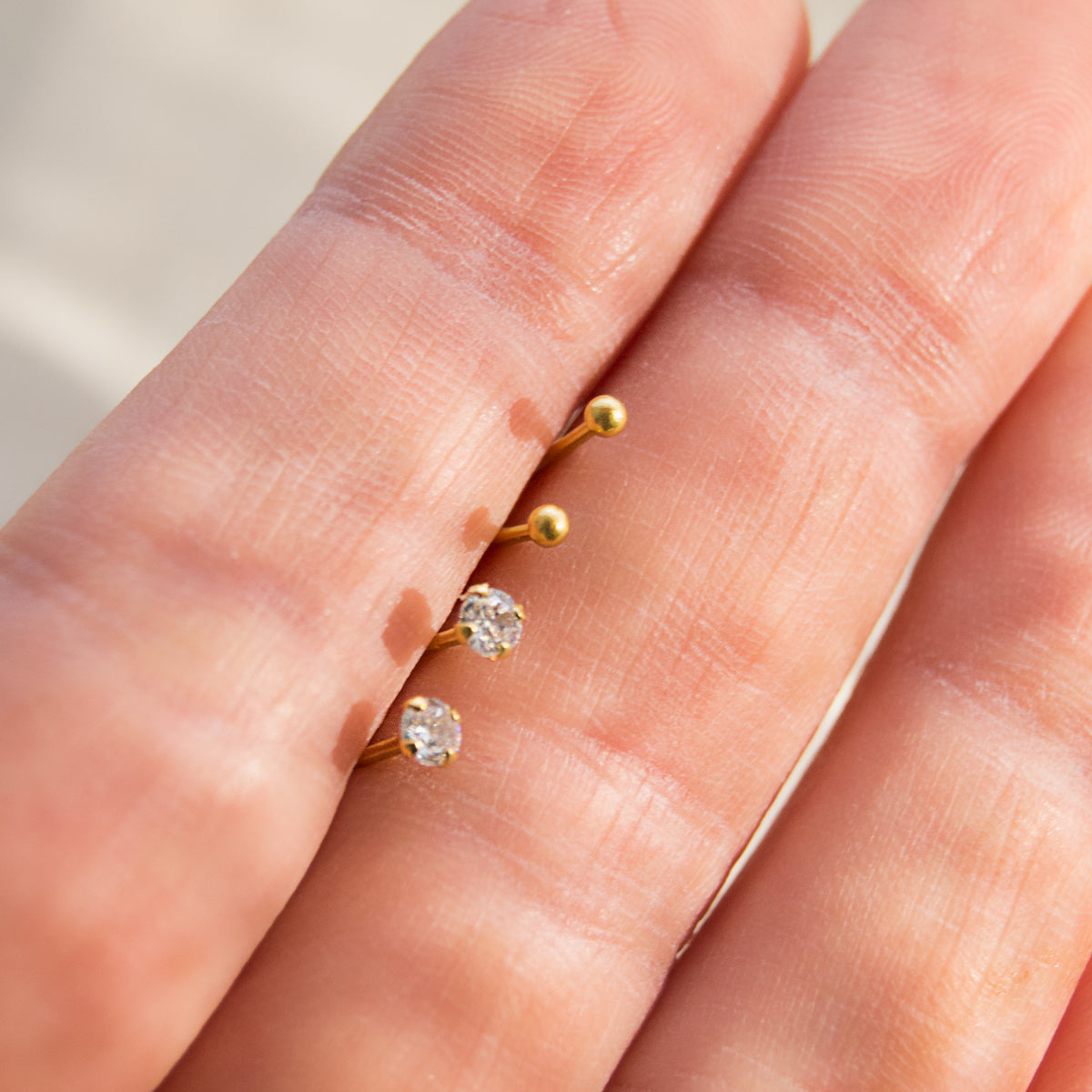 dot-studs-oorbellen-925-zilver-goldplated-2-mm-4