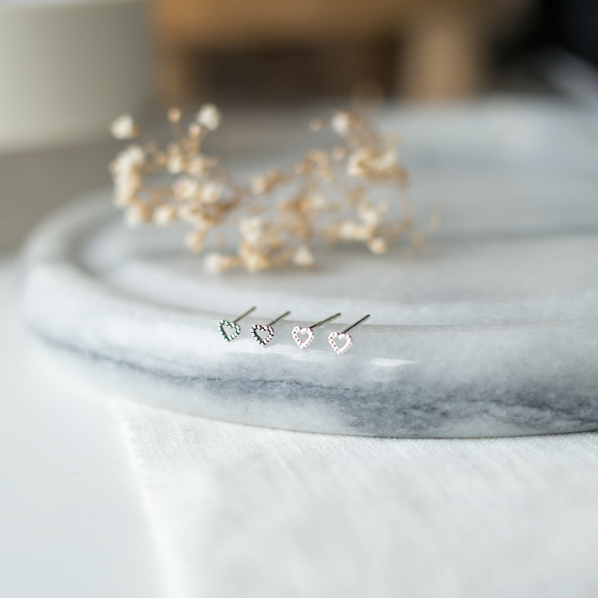 heart-dots-studs-oorbellen-925-zilver-3