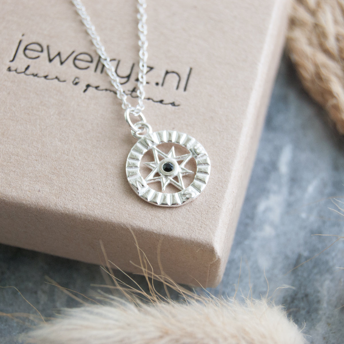 windrose-ketting-925-zilver-met-swarovski-3