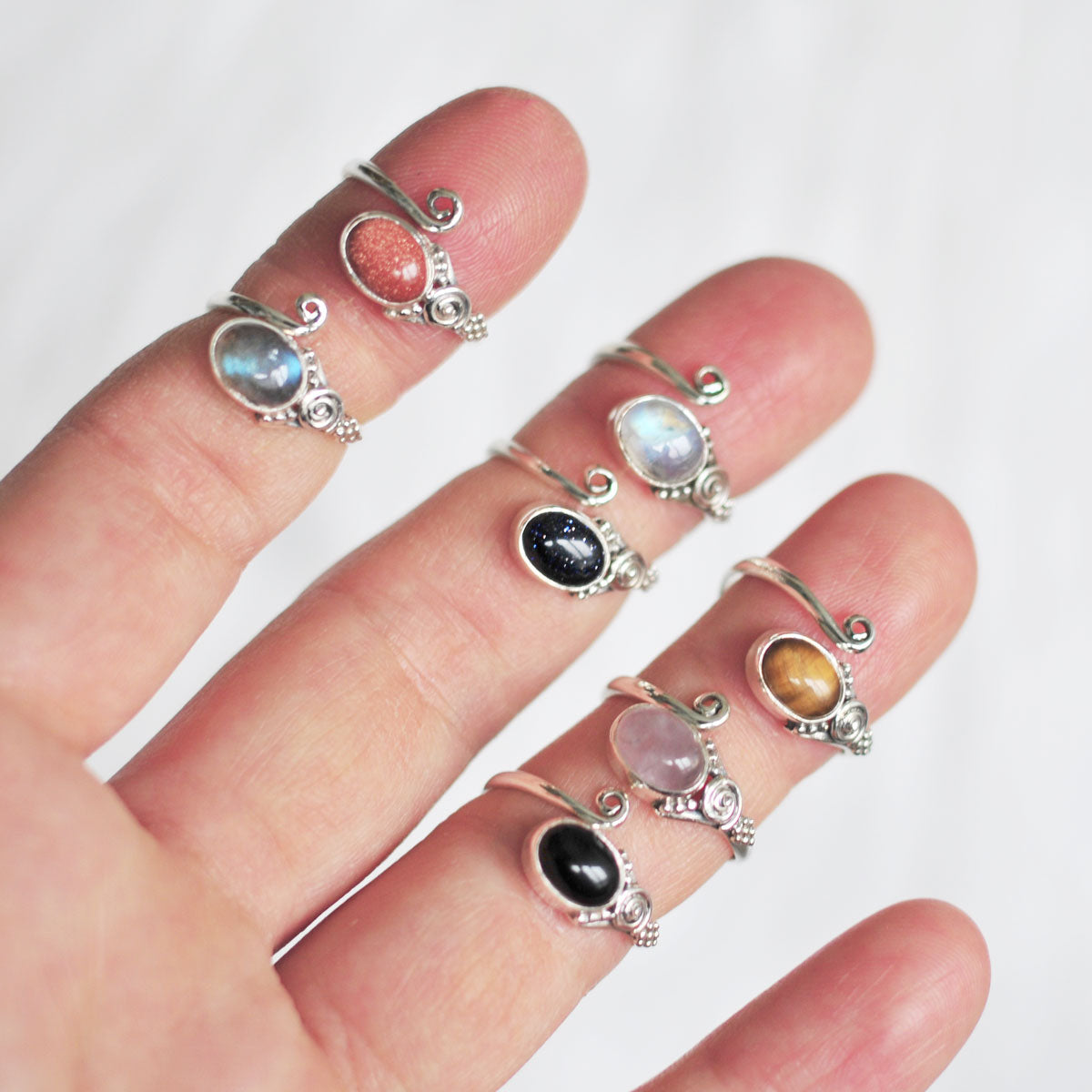Kayra | Ring 925 zilver met blauwe zonnesteen edelsteen | Verstelbaar in maat