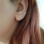 mini-sparkles-blauw-oorbellen-925-zilver-met-zirkonia-3