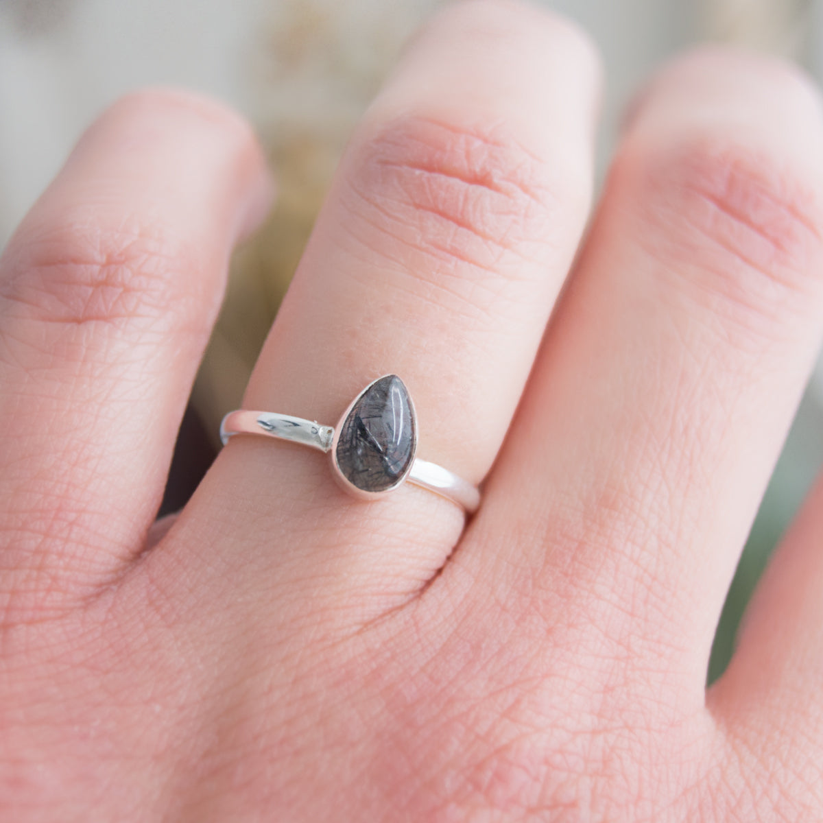 Dhara | Ring 925 zilver met zwarte rutielkwarts