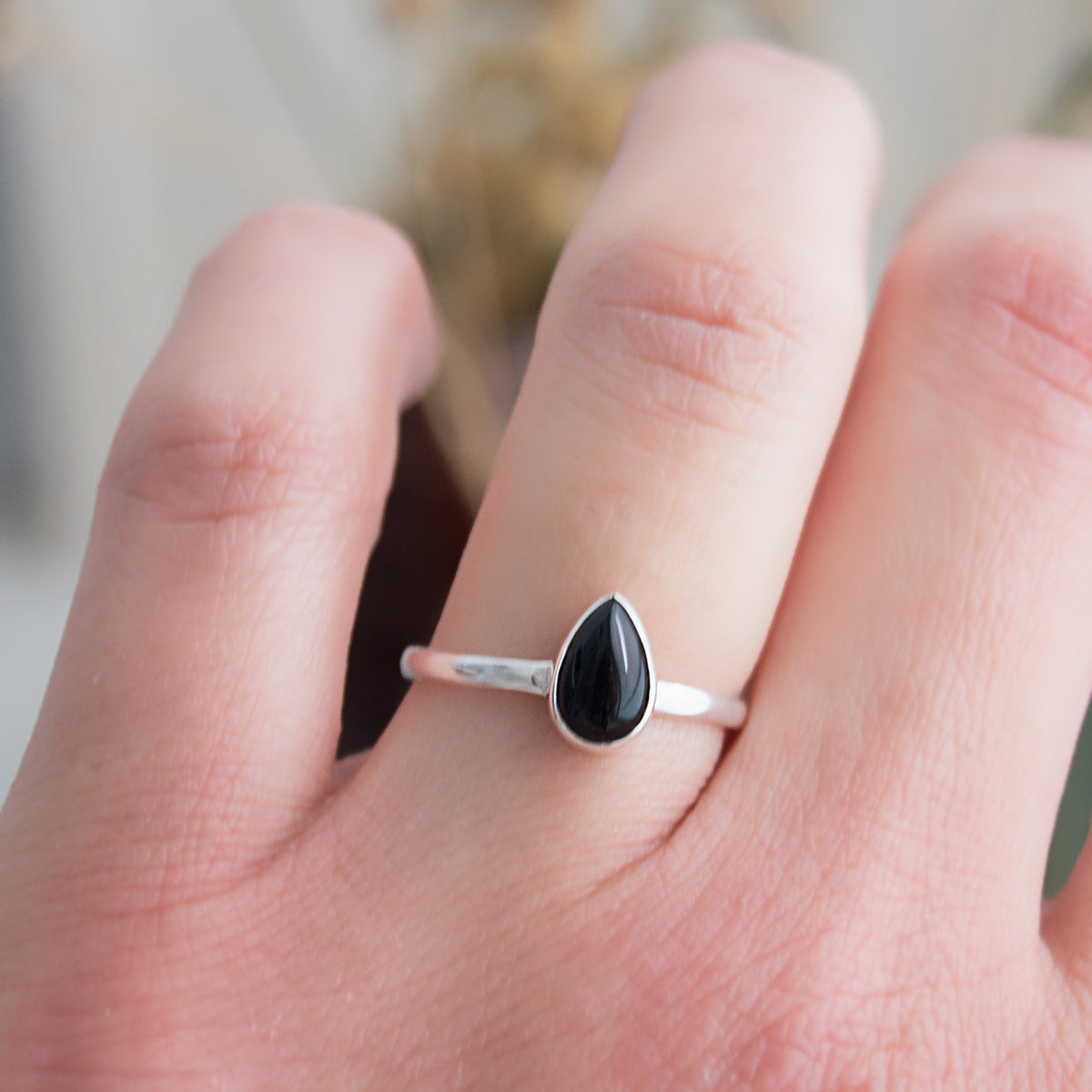 Dhara | Ring 925 zilver met zwarte onyx