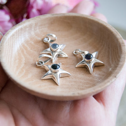 Nisha | Hanger ster met edelsteen | 925 zilver